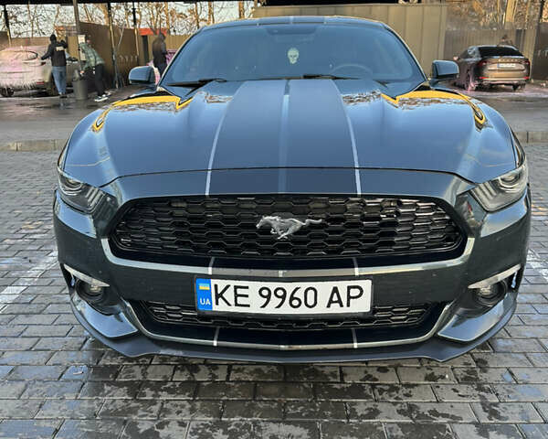 Серый Форд Мустанг, объемом двигателя 2.26 л и пробегом 151 тыс. км за 15000 $, фото 1 на Automoto.ua