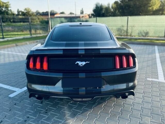 Серый Форд Мустанг, объемом двигателя 2.26 л и пробегом 145 тыс. км за 15200 $, фото 7 на Automoto.ua