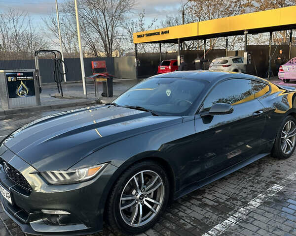 Серый Форд Мустанг, объемом двигателя 2.26 л и пробегом 151 тыс. км за 15000 $, фото 6 на Automoto.ua