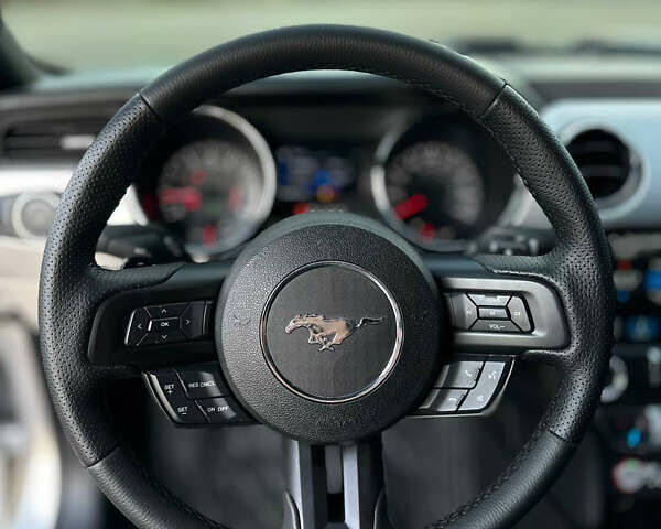 Серый Форд Мустанг, объемом двигателя 2.26 л и пробегом 161 тыс. км за 13599 $, фото 15 на Automoto.ua