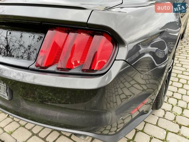 Серый Форд Мустанг, объемом двигателя 2.26 л и пробегом 98 тыс. км за 16700 $, фото 64 на Automoto.ua