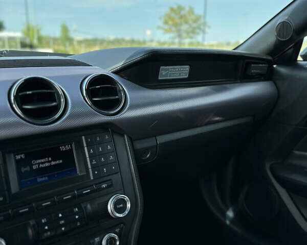 Серый Форд Мустанг, объемом двигателя 2.3 л и пробегом 110 тыс. км за 15555 $, фото 17 на Automoto.ua