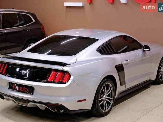 Серый Форд Мустанг, объемом двигателя 2.3 л и пробегом 91 тыс. км за 13900 $, фото 13 на Automoto.ua