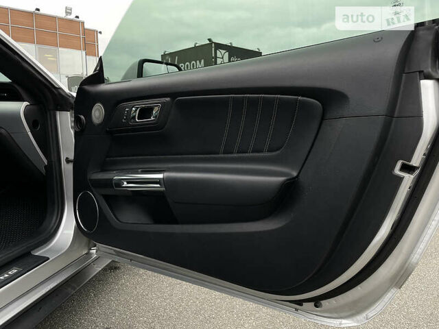 Серый Форд Мустанг, объемом двигателя 2.3 л и пробегом 119 тыс. км за 20500 $, фото 14 на Automoto.ua