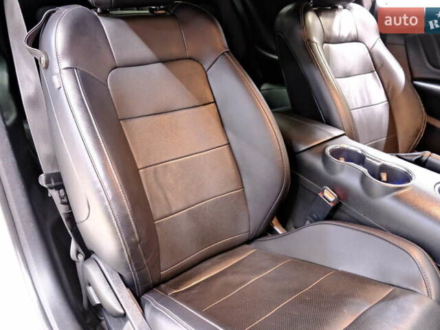 Серый Форд Мустанг, объемом двигателя 2.3 л и пробегом 91 тыс. км за 13900 $, фото 35 на Automoto.ua