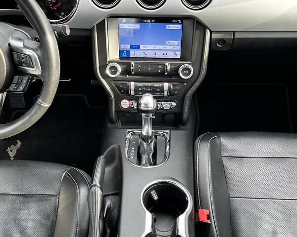 Серый Форд Мустанг, объемом двигателя 2.26 л и пробегом 98 тыс. км за 16700 $, фото 47 на Automoto.ua