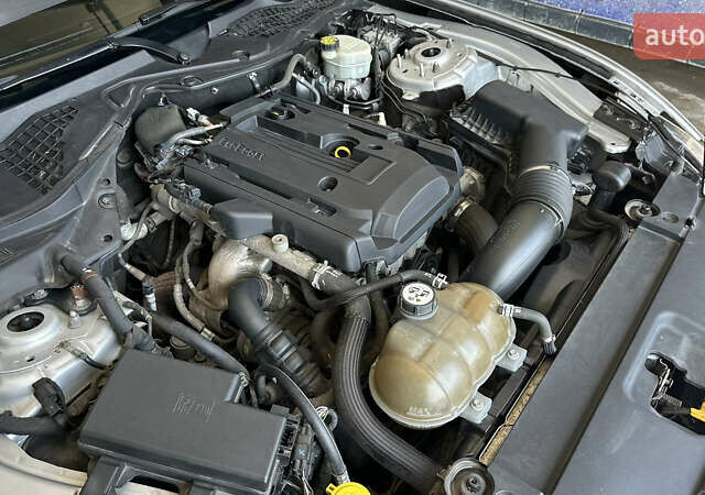 Серый Форд Мустанг, объемом двигателя 2.3 л и пробегом 173 тыс. км за 14500 $, фото 16 на Automoto.ua