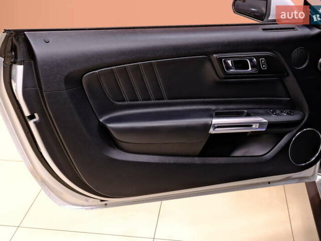 Серый Форд Мустанг, объемом двигателя 2.3 л и пробегом 91 тыс. км за 13900 $, фото 31 на Automoto.ua