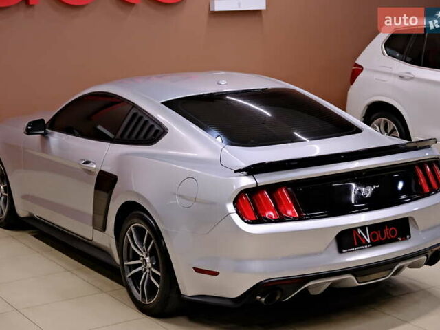 Серый Форд Мустанг, объемом двигателя 2.3 л и пробегом 91 тыс. км за 13900 $, фото 14 на Automoto.ua