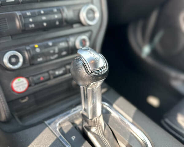 Серый Форд Мустанг, объемом двигателя 2.3 л и пробегом 110 тыс. км за 15555 $, фото 18 на Automoto.ua