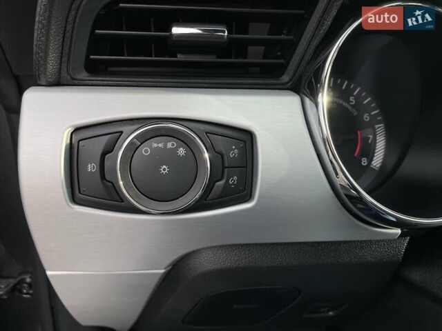 Серый Форд Мустанг, объемом двигателя 2.26 л и пробегом 98 тыс. км за 16700 $, фото 32 на Automoto.ua