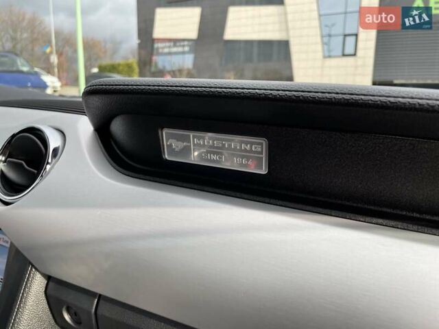 Серый Форд Мустанг, объемом двигателя 2.26 л и пробегом 98 тыс. км за 16700 $, фото 30 на Automoto.ua