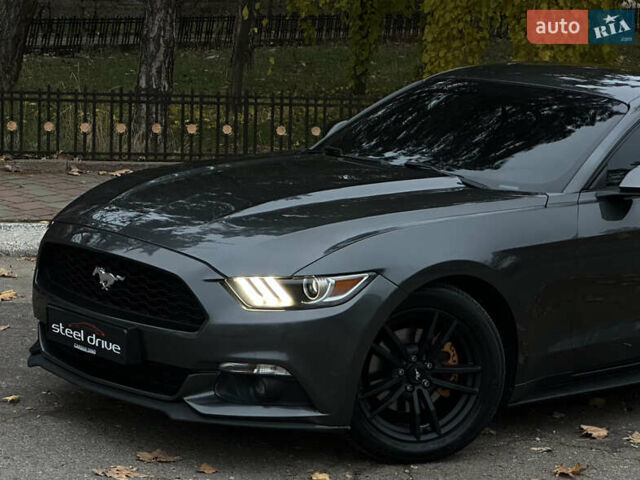 Серый Форд Мустанг, объемом двигателя 2.26 л и пробегом 99 тыс. км за 14999 $, фото 16 на Automoto.ua