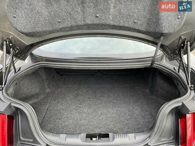 Серый Форд Мустанг, объемом двигателя 2.26 л и пробегом 98 тыс. км за 16700 $, фото 16 на Automoto.ua