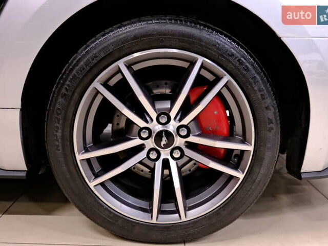 Серый Форд Мустанг, объемом двигателя 2.3 л и пробегом 91 тыс. км за 13900 $, фото 40 на Automoto.ua