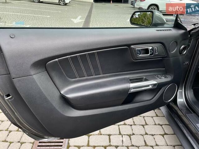 Серый Форд Мустанг, объемом двигателя 2.26 л и пробегом 98 тыс. км за 16700 $, фото 18 на Automoto.ua