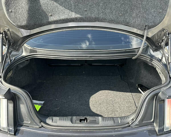 Серый Форд Мустанг, объемом двигателя 2.3 л и пробегом 110 тыс. км за 15555 $, фото 22 на Automoto.ua