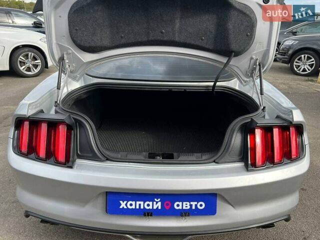 Серый Форд Мустанг, объемом двигателя 2.26 л и пробегом 172 тыс. км за 14700 $, фото 19 на Automoto.ua