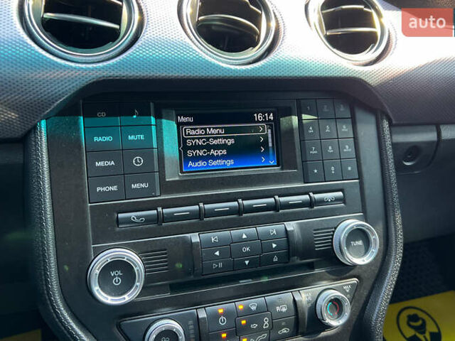 Серый Форд Мустанг, объемом двигателя 2.3 л и пробегом 91 тыс. км за 16999 $, фото 14 на Automoto.ua