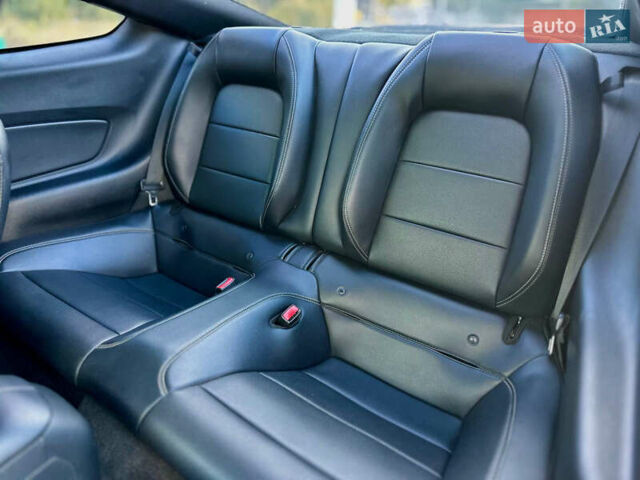 Серый Форд Мустанг, объемом двигателя 2.26 л и пробегом 161 тыс. км за 13599 $, фото 12 на Automoto.ua