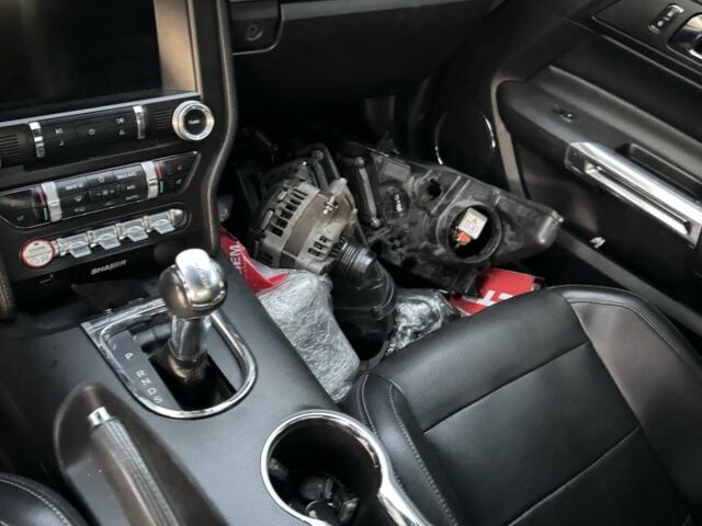 Серый Форд Мустанг, объемом двигателя 2.3 л и пробегом 124 тыс. км за 4700 $, фото 9 на Automoto.ua