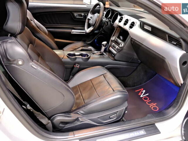 Серый Форд Мустанг, объемом двигателя 2.3 л и пробегом 91 тыс. км за 13900 $, фото 33 на Automoto.ua