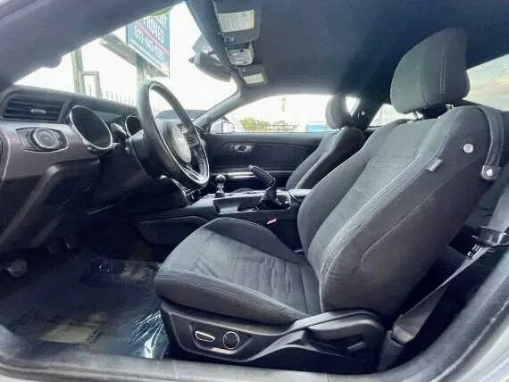 Серый Форд Мустанг, объемом двигателя 0 л и пробегом 60 тыс. км за 10500 $, фото 8 на Automoto.ua