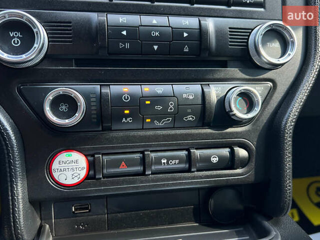 Серый Форд Мустанг, объемом двигателя 2.3 л и пробегом 91 тыс. км за 16999 $, фото 16 на Automoto.ua