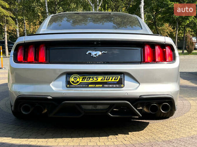 Серый Форд Мустанг, объемом двигателя 2.3 л и пробегом 91 тыс. км за 16999 $, фото 5 на Automoto.ua