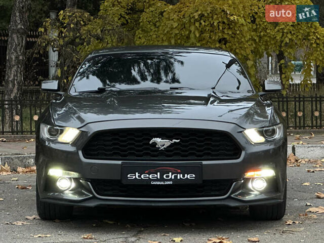 Серый Форд Мустанг, объемом двигателя 2.26 л и пробегом 99 тыс. км за 14999 $, фото 11 на Automoto.ua