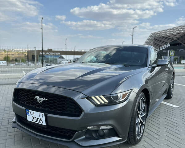 Серый Форд Мустанг, объемом двигателя 2.3 л и пробегом 110 тыс. км за 15555 $, фото 2 на Automoto.ua