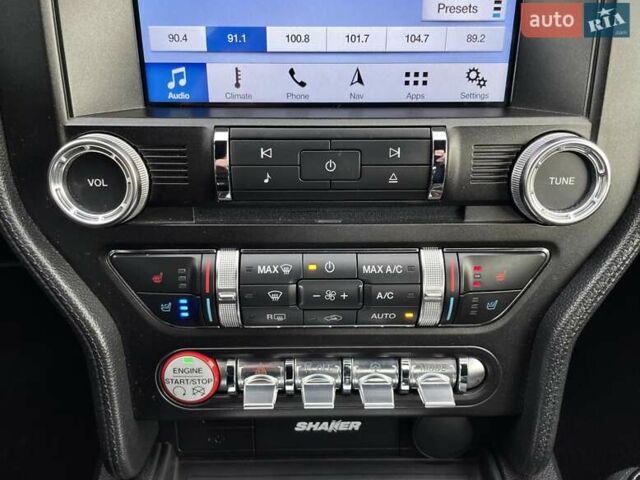 Серый Форд Мустанг, объемом двигателя 2.26 л и пробегом 98 тыс. км за 16700 $, фото 56 на Automoto.ua