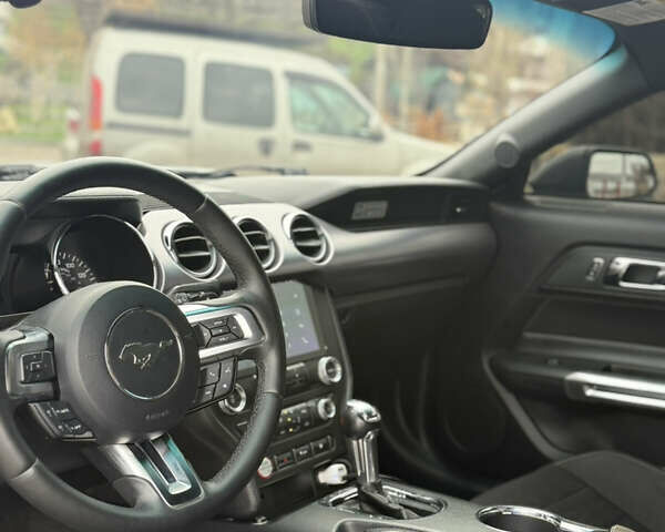 Серый Форд Мустанг, объемом двигателя 2.26 л и пробегом 100 тыс. км за 14500 $, фото 6 на Automoto.ua