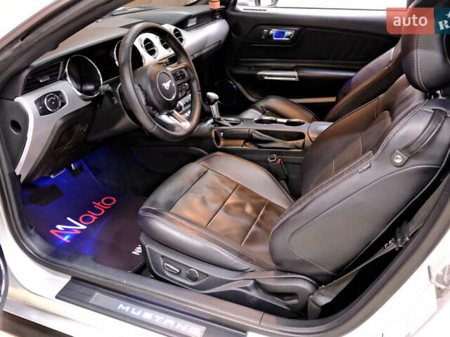 Серый Форд Мустанг, объемом двигателя 2.3 л и пробегом 91 тыс. км за 13900 $, фото 27 на Automoto.ua