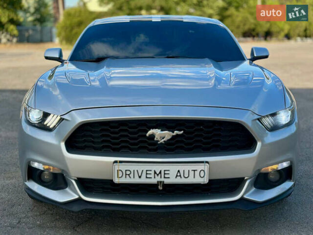 Серый Форд Мустанг, объемом двигателя 2.26 л и пробегом 161 тыс. км за 13599 $, фото 1 на Automoto.ua