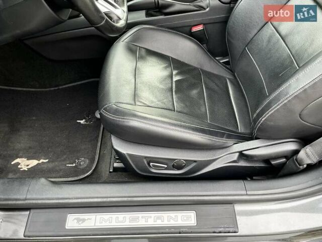 Серый Форд Мустанг, объемом двигателя 2.26 л и пробегом 98 тыс. км за 16700 $, фото 21 на Automoto.ua