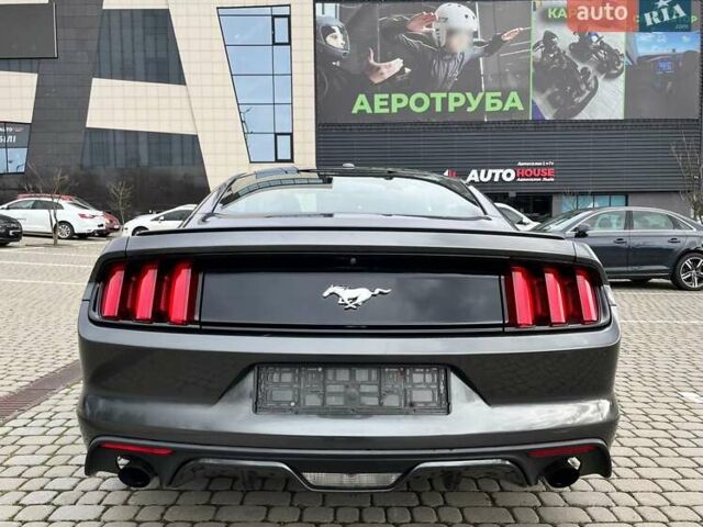 Серый Форд Мустанг, объемом двигателя 2.26 л и пробегом 98 тыс. км за 16700 $, фото 14 на Automoto.ua