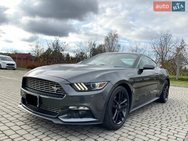 Серый Форд Мустанг, объемом двигателя 2.26 л и пробегом 98 тыс. км за 16700 $, фото 2 на Automoto.ua