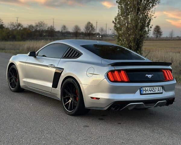 Серый Форд Мустанг, объемом двигателя 2.3 л и пробегом 173 тыс. км за 14500 $, фото 1 на Automoto.ua