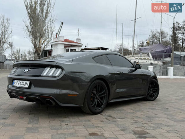 Серый Форд Мустанг, объемом двигателя 2.26 л и пробегом 100 тыс. км за 14500 $, фото 4 на Automoto.ua