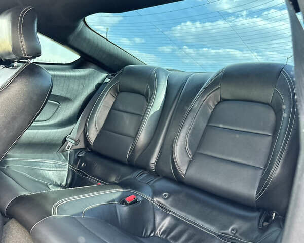 Серый Форд Мустанг, объемом двигателя 2.3 л и пробегом 110 тыс. км за 15555 $, фото 19 на Automoto.ua