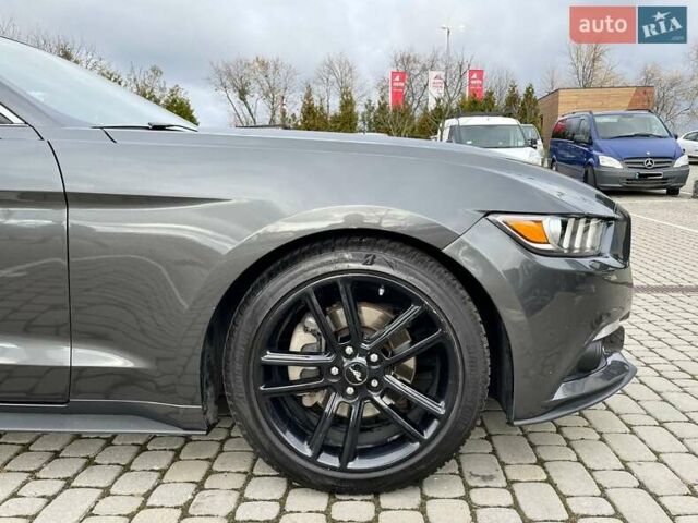 Серый Форд Мустанг, объемом двигателя 2.26 л и пробегом 98 тыс. км за 16700 $, фото 62 на Automoto.ua