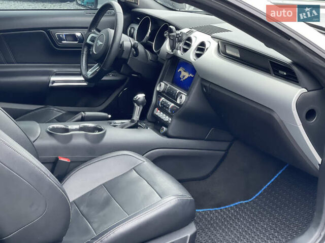 Серый Форд Мустанг, объемом двигателя 2.26 л и пробегом 80 тыс. км за 17500 $, фото 17 на Automoto.ua