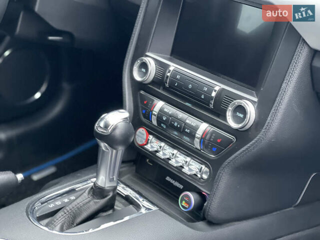 Серый Форд Мустанг, объемом двигателя 2.26 л и пробегом 80 тыс. км за 17500 $, фото 19 на Automoto.ua