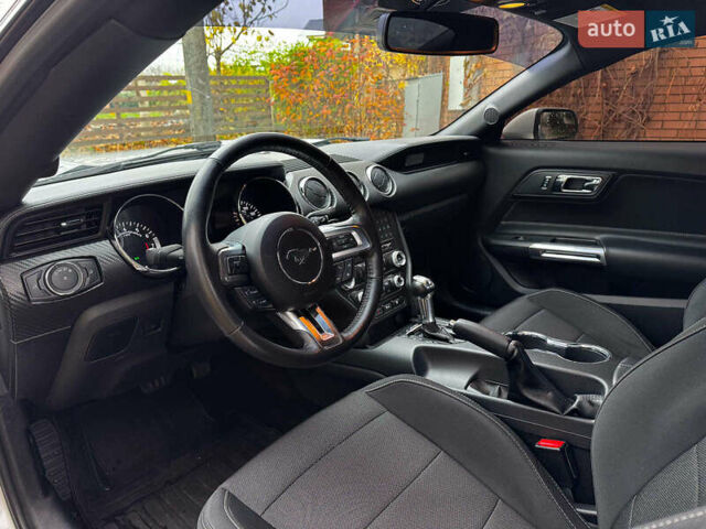 Серый Форд Мустанг, объемом двигателя 3.7 л и пробегом 126 тыс. км за 18440 $, фото 11 на Automoto.ua