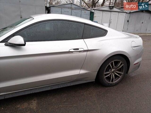 Сірий Форд Мустанг, об'ємом двигуна 2.26 л та пробігом 138 тис. км за 10600 $, фото 2 на Automoto.ua