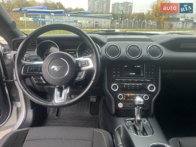 Сірий Форд Мустанг, об'ємом двигуна 3.72 л та пробігом 125 тис. км за 18500 $, фото 5 на Automoto.ua
