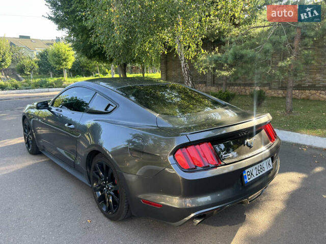 Серый Форд Мустанг, объемом двигателя 2.26 л и пробегом 162 тыс. км за 16750 $, фото 2 на Automoto.ua