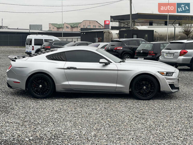 Серый Форд Мустанг, объемом двигателя 2.26 л и пробегом 80 тыс. км за 17500 $, фото 5 на Automoto.ua