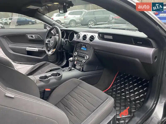 Серый Форд Мустанг, объемом двигателя 2.26 л и пробегом 162 тыс. км за 16750 $, фото 15 на Automoto.ua